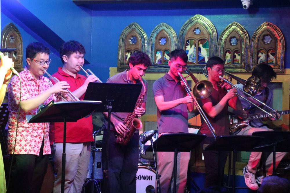 NUS Jazz Band Twilight Swing at BluJaz