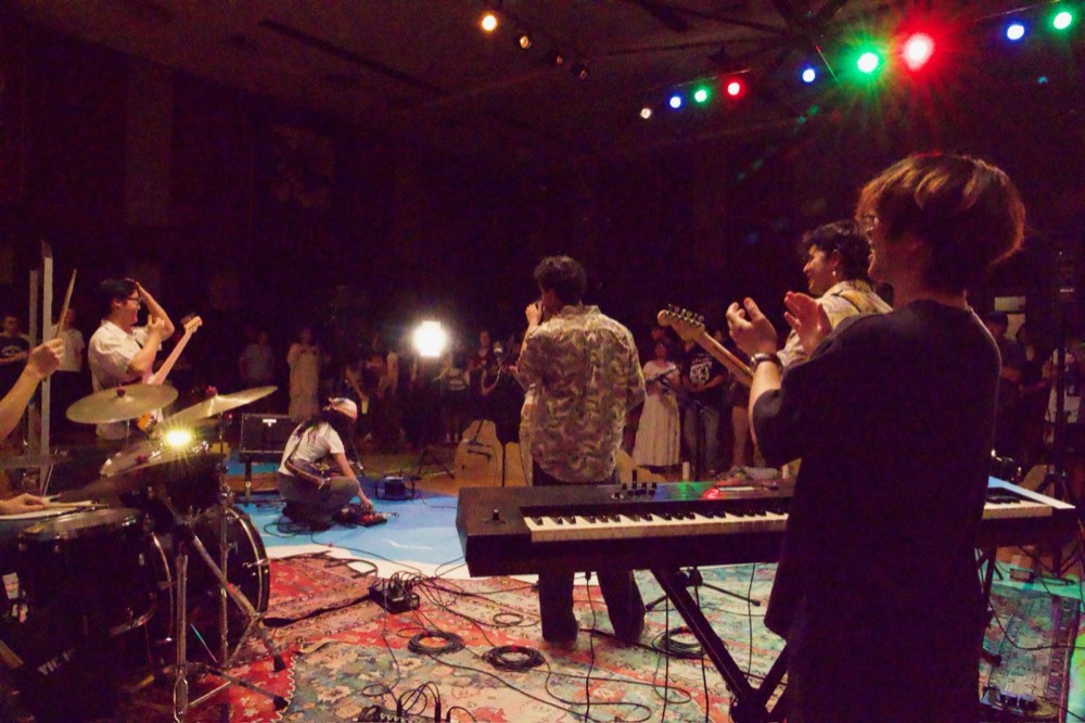 Surf's Up performance